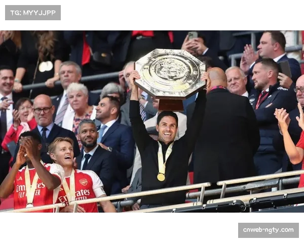 阿森纳无球状态下4-4-2阵型保持整体紧凑，对方半场完成19次防守动作压制葡萄牙体育